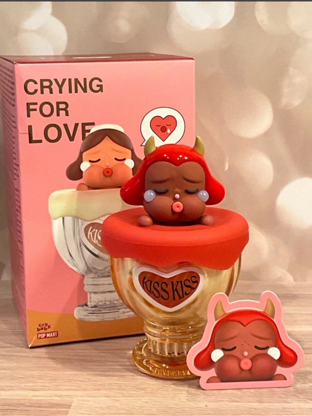 Kiss Kiss Red Figura Decorative Jar with Lid